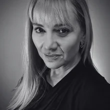 Headshot of Monica Summerville in black and white